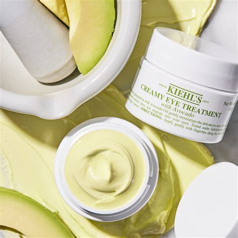 Creamy Eye Treatment with Avocado .